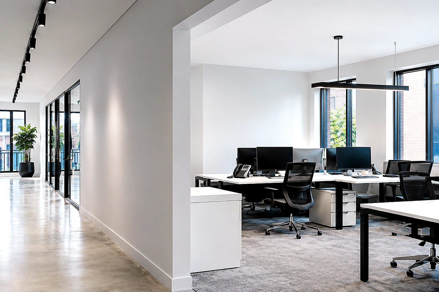 Fotorealistisches Beispiel eines modern renovierten Büro- und Gewerbebereichs mit Glasflächen und klarer Wandgestaltung